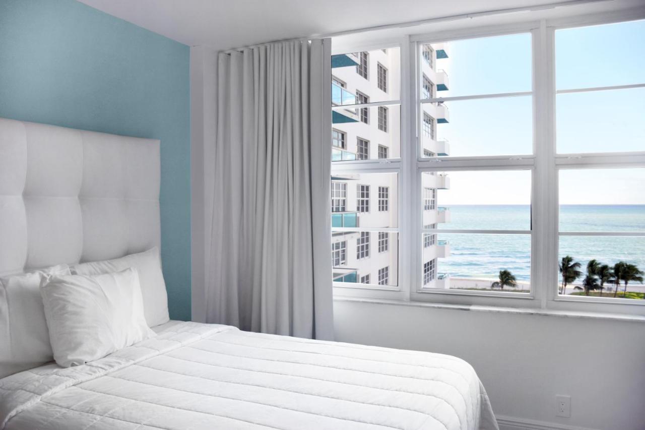 Deluxe Oceanview Suite 1 Bedroom & 15 Bath Kitchen