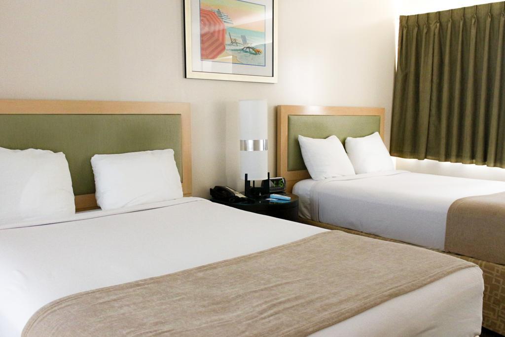 Superior Double Room with Two Double Beds and Kitchen - Free Parking