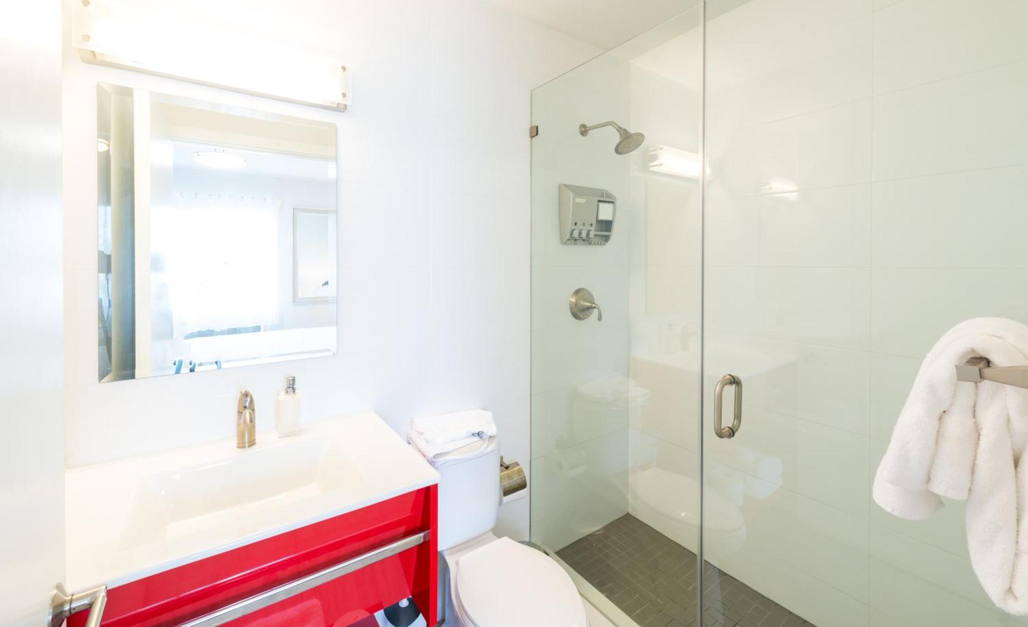 Queen Room,1217082883:JPEG