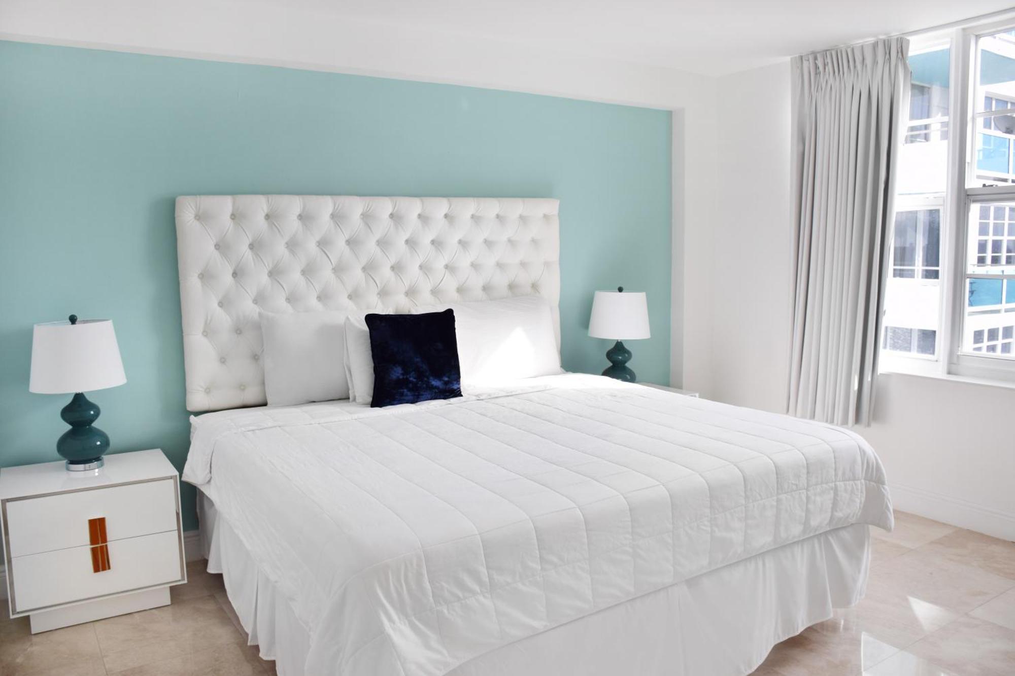 Deluxe Cityview Suite 2 Bedroom & 2 Bath Kitchen