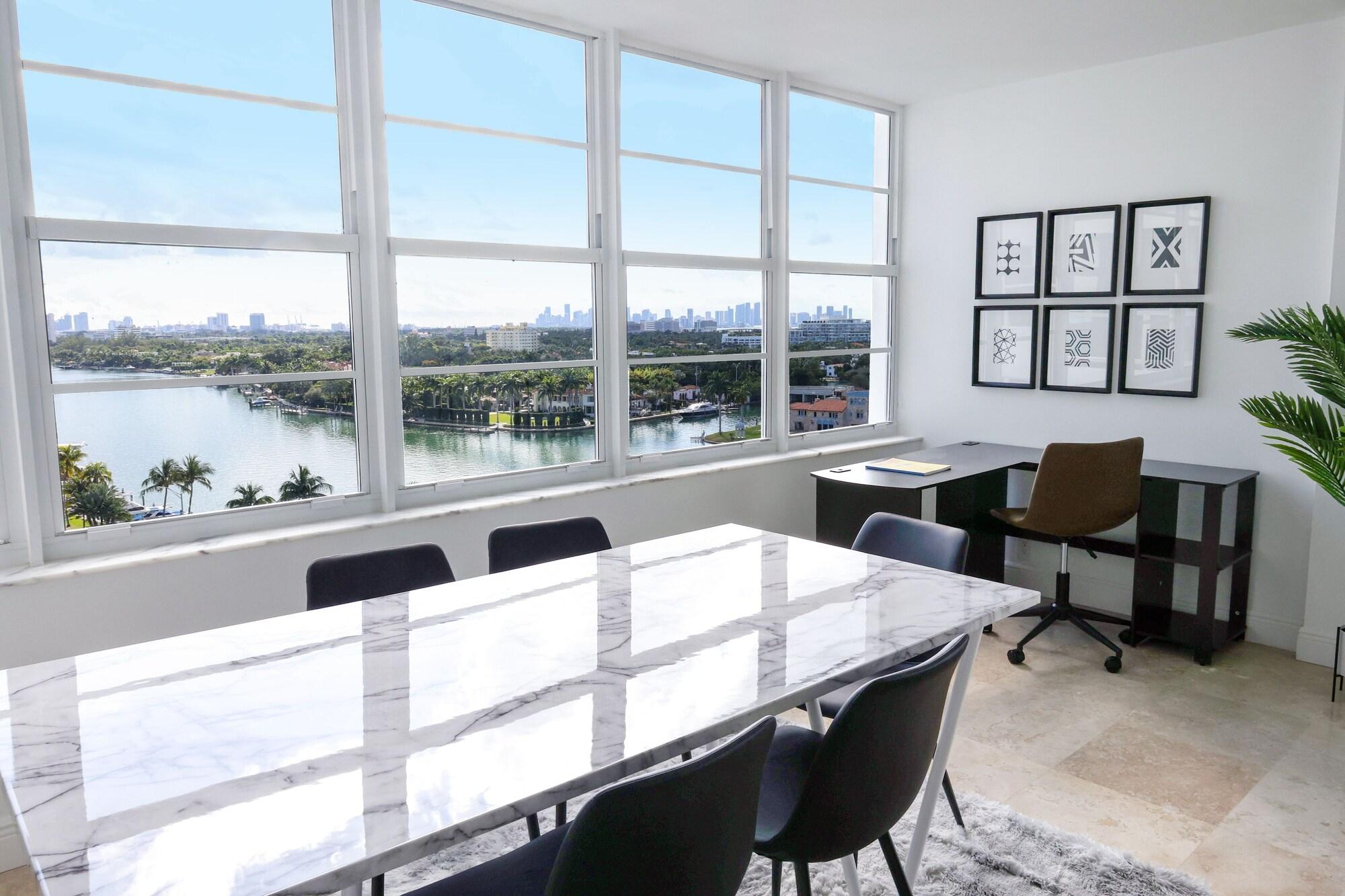 Premier Bayview Suite 3 Bedroom 2 Bath Granite Kitchen