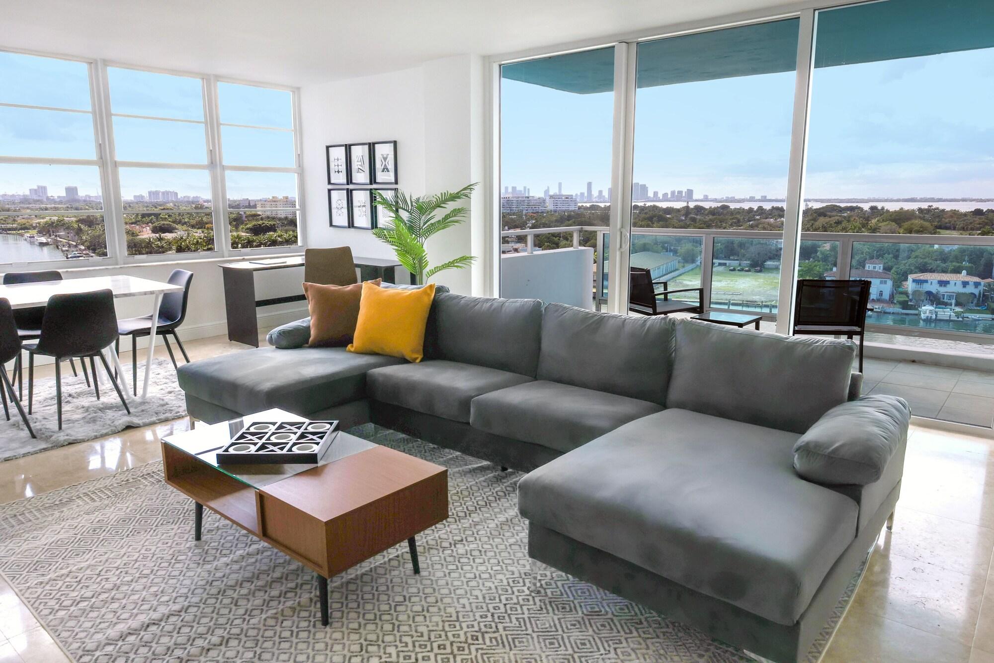 Corner Bayview Master Suite 2 Bedroom 2 Bath Kitchen
