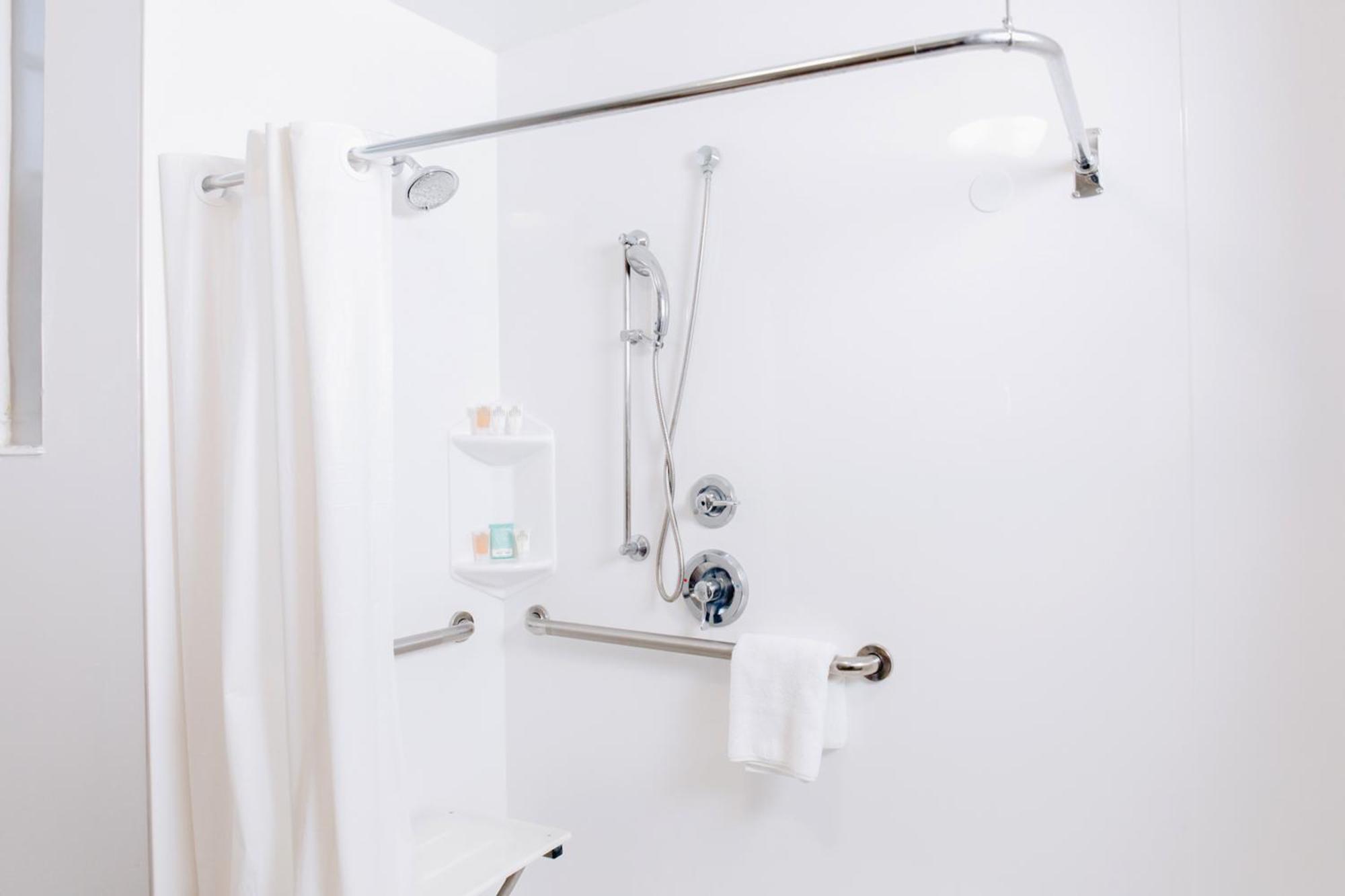 Queen Suite with Sofa Bed ADA,1641013550:JPEG