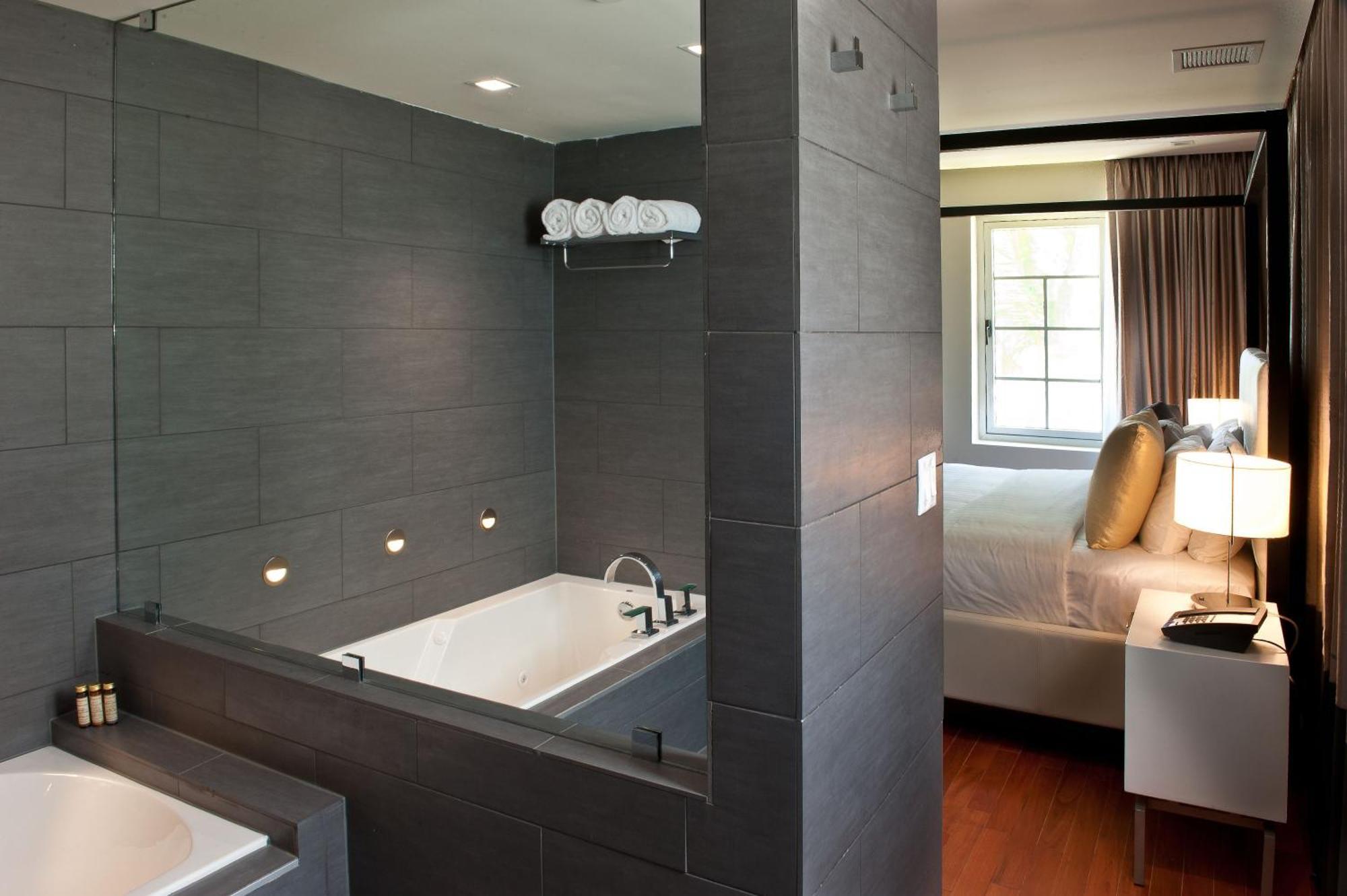 King Suite with Ocean View - No Resort Fee,1276118890:JPEG