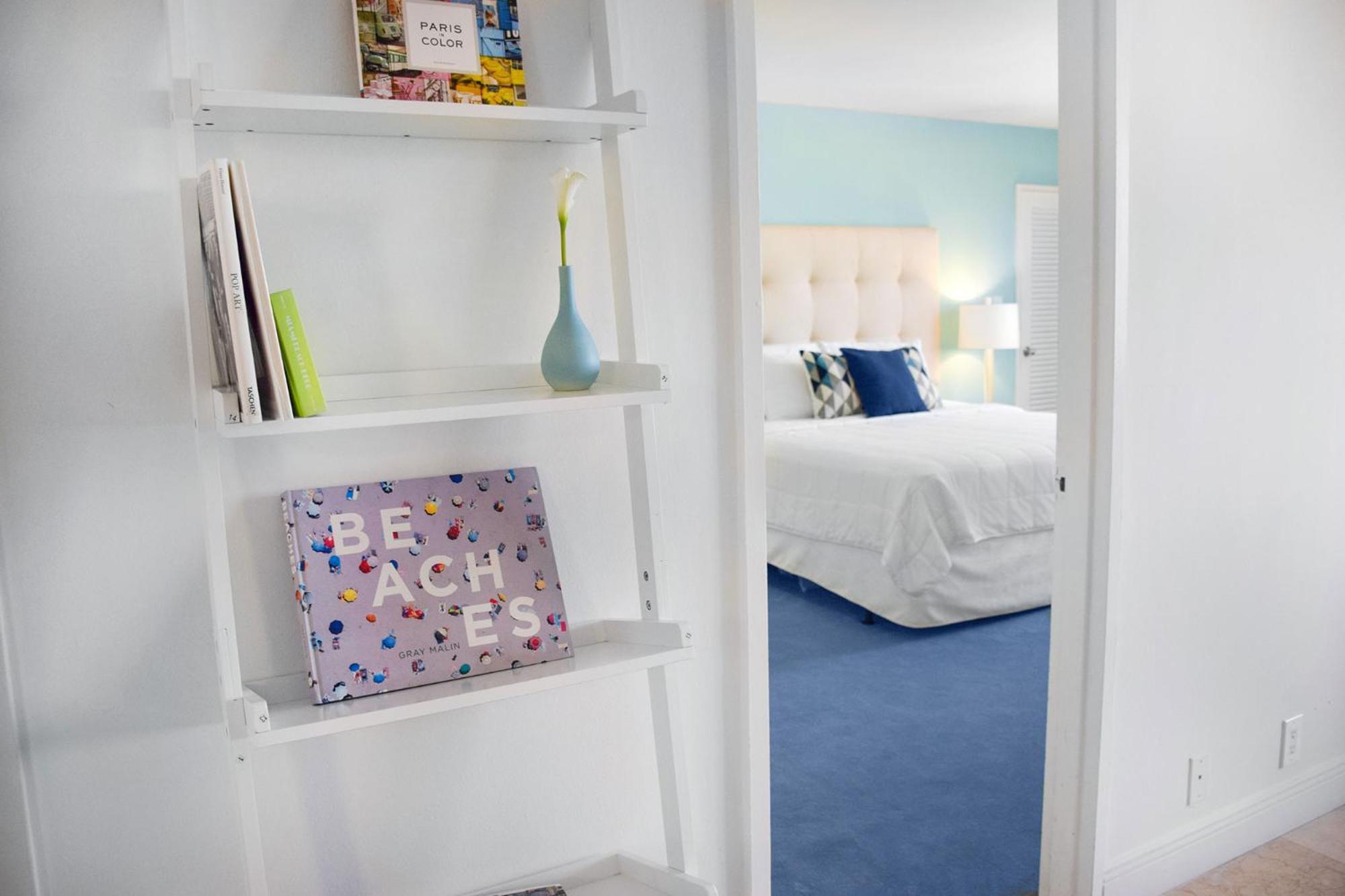 Deluxe Oceanview Suite 1 Bedroom & 15 Bath Kitchen