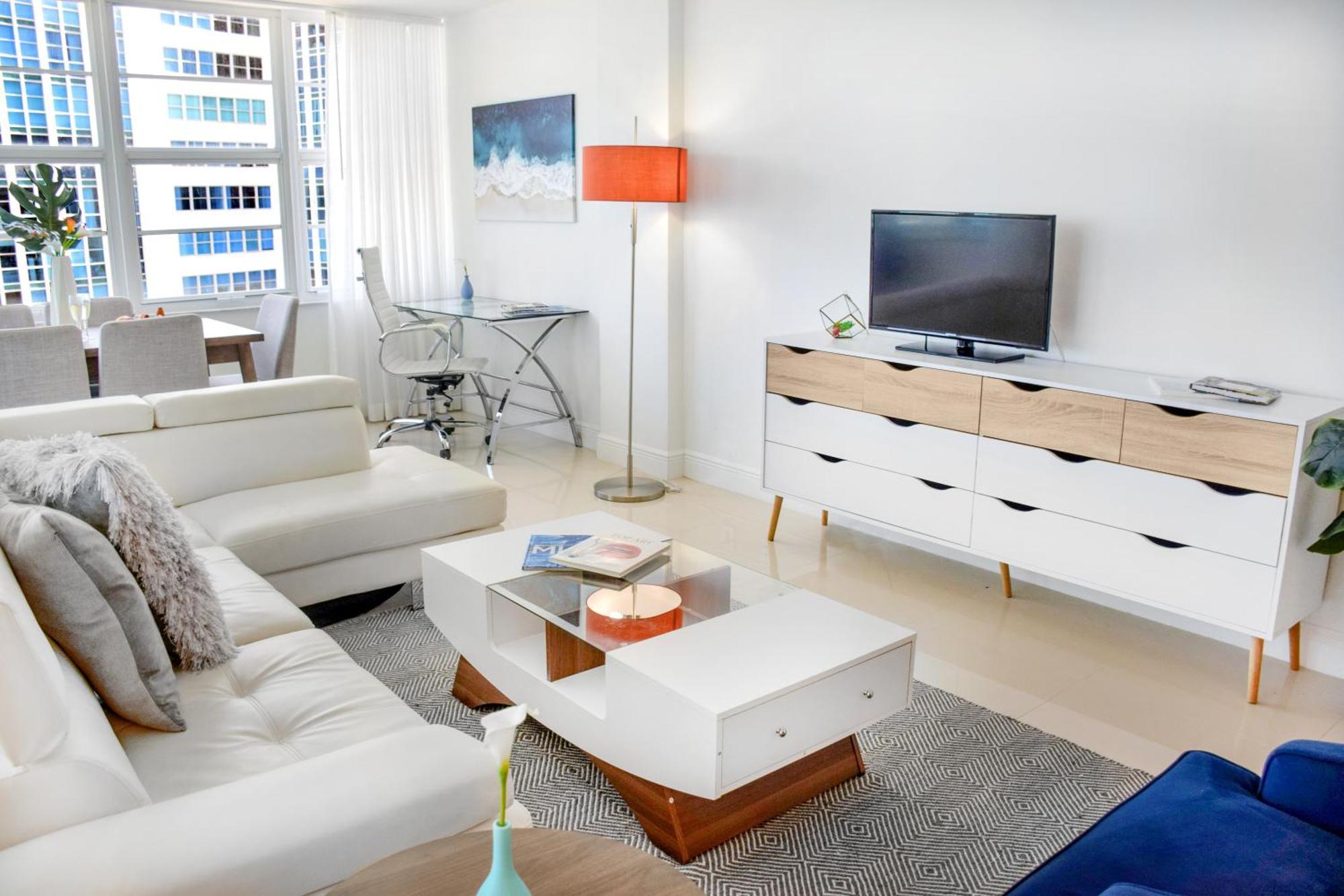 Corner Oceanview Master Suite 2 Bedroom 2 Bath Kitchen