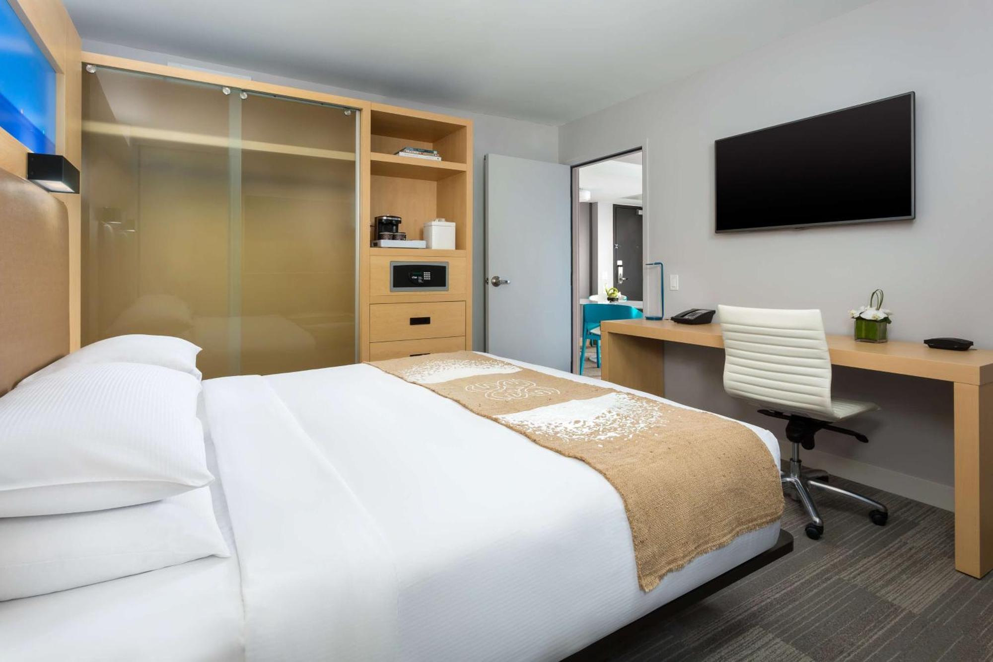 1 King Suite