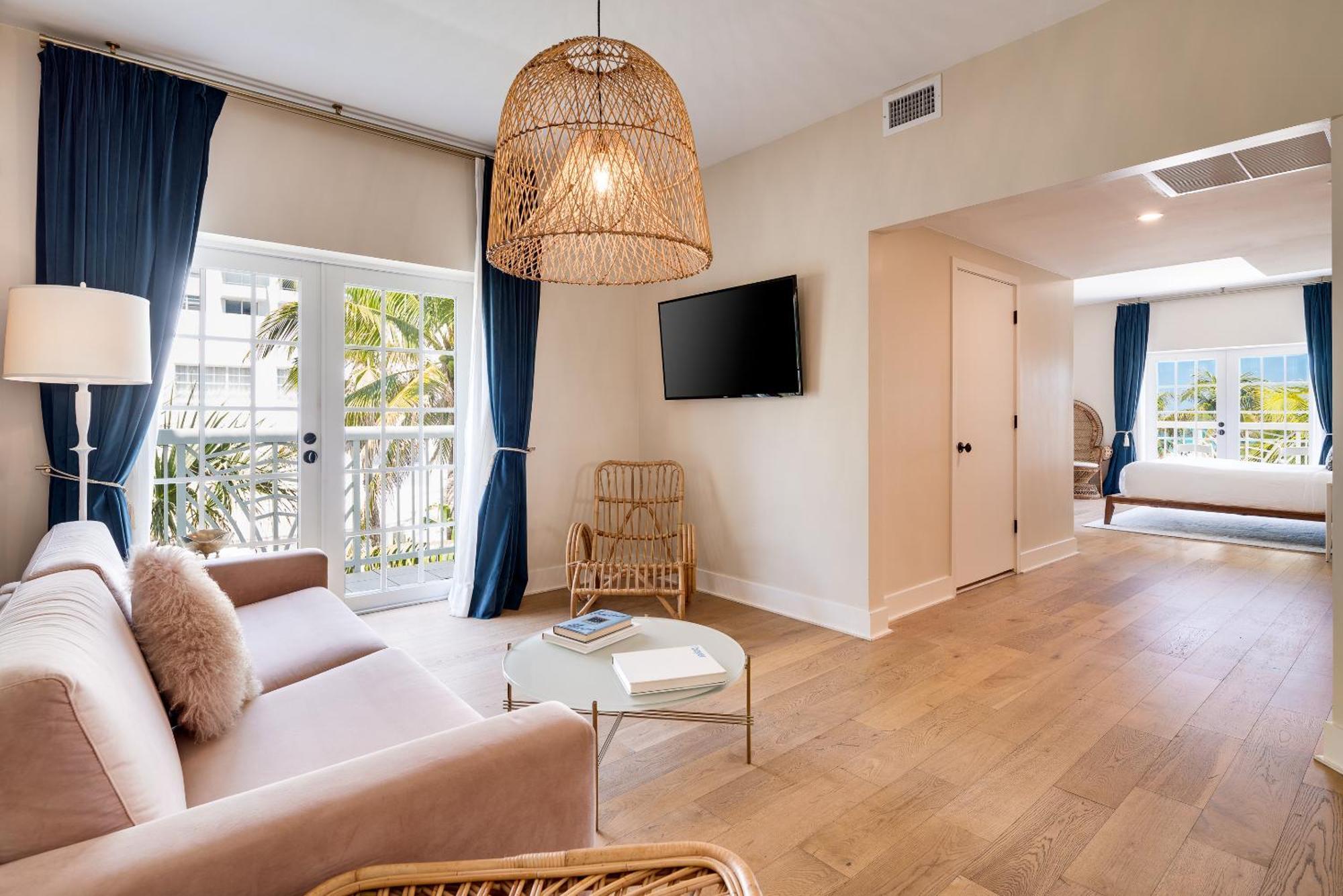 Junior Ocean Front King Suite Balcony