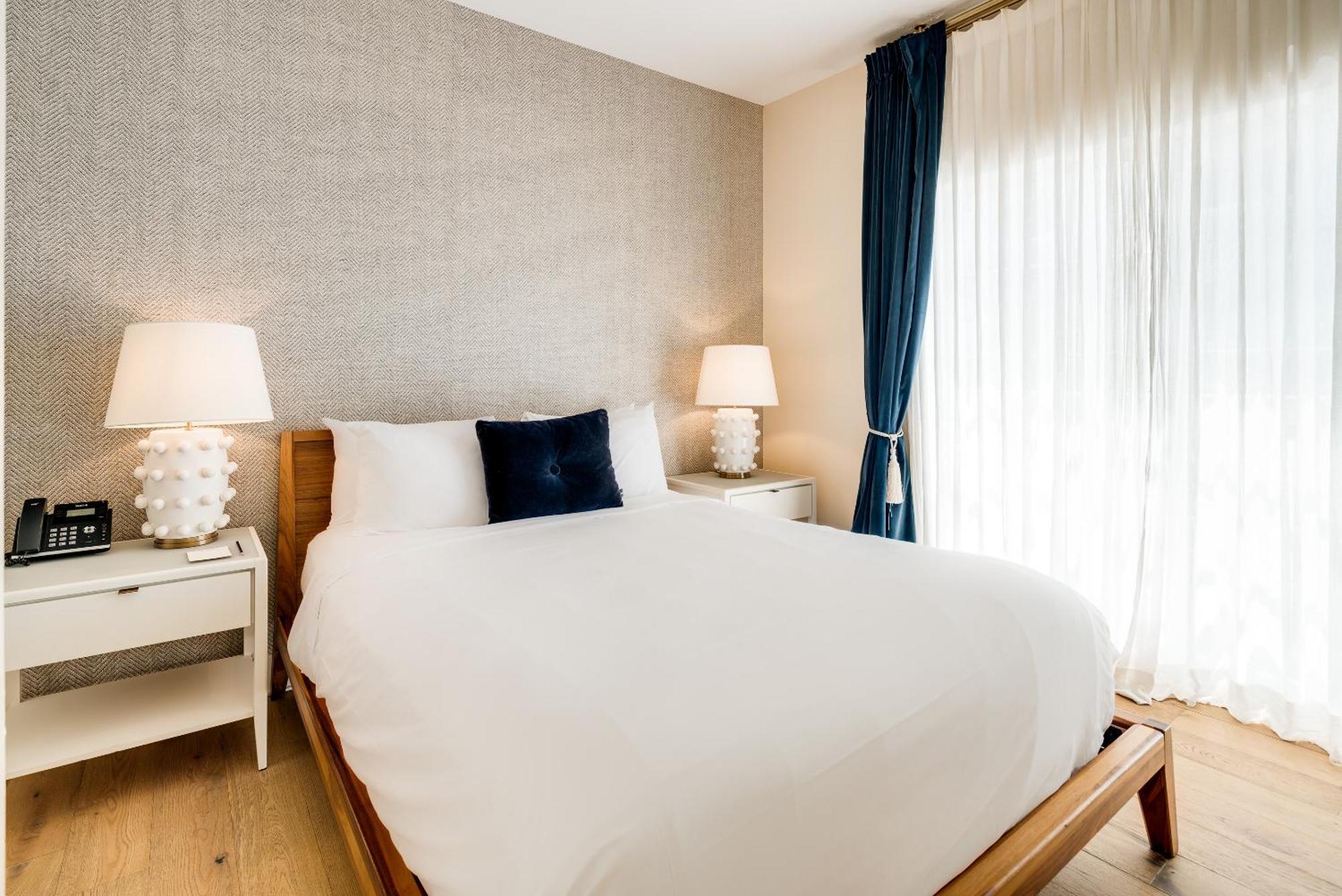 One Bedroom Suite Queen