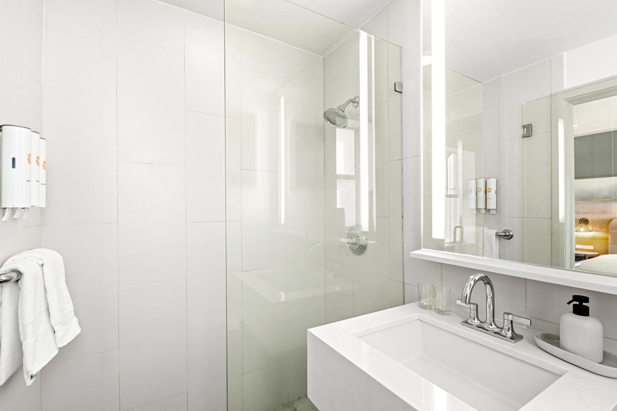 Standard Double Suite