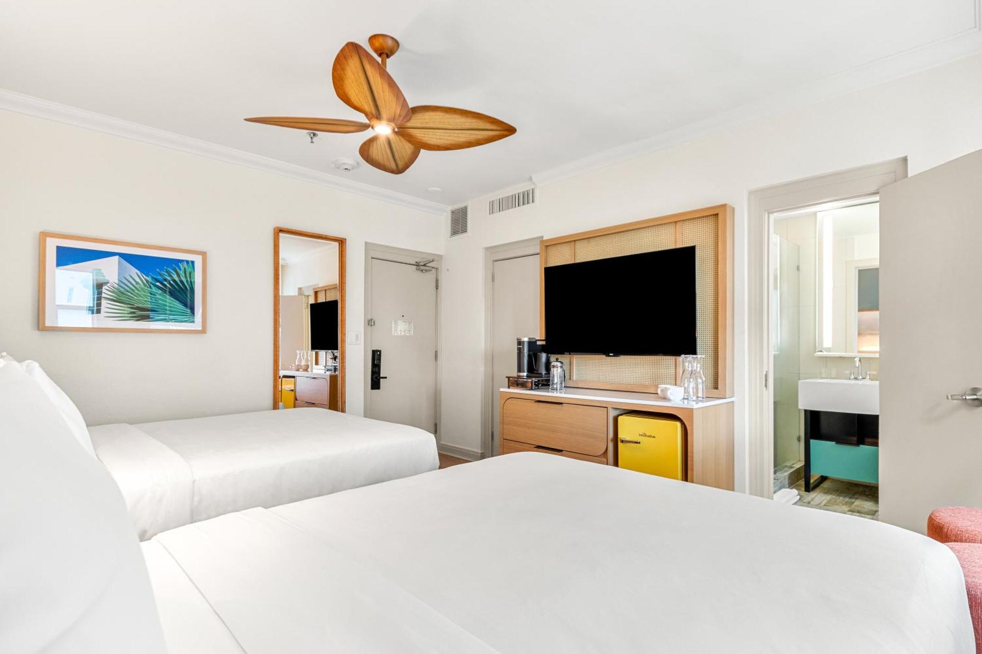 Standard Double Suite