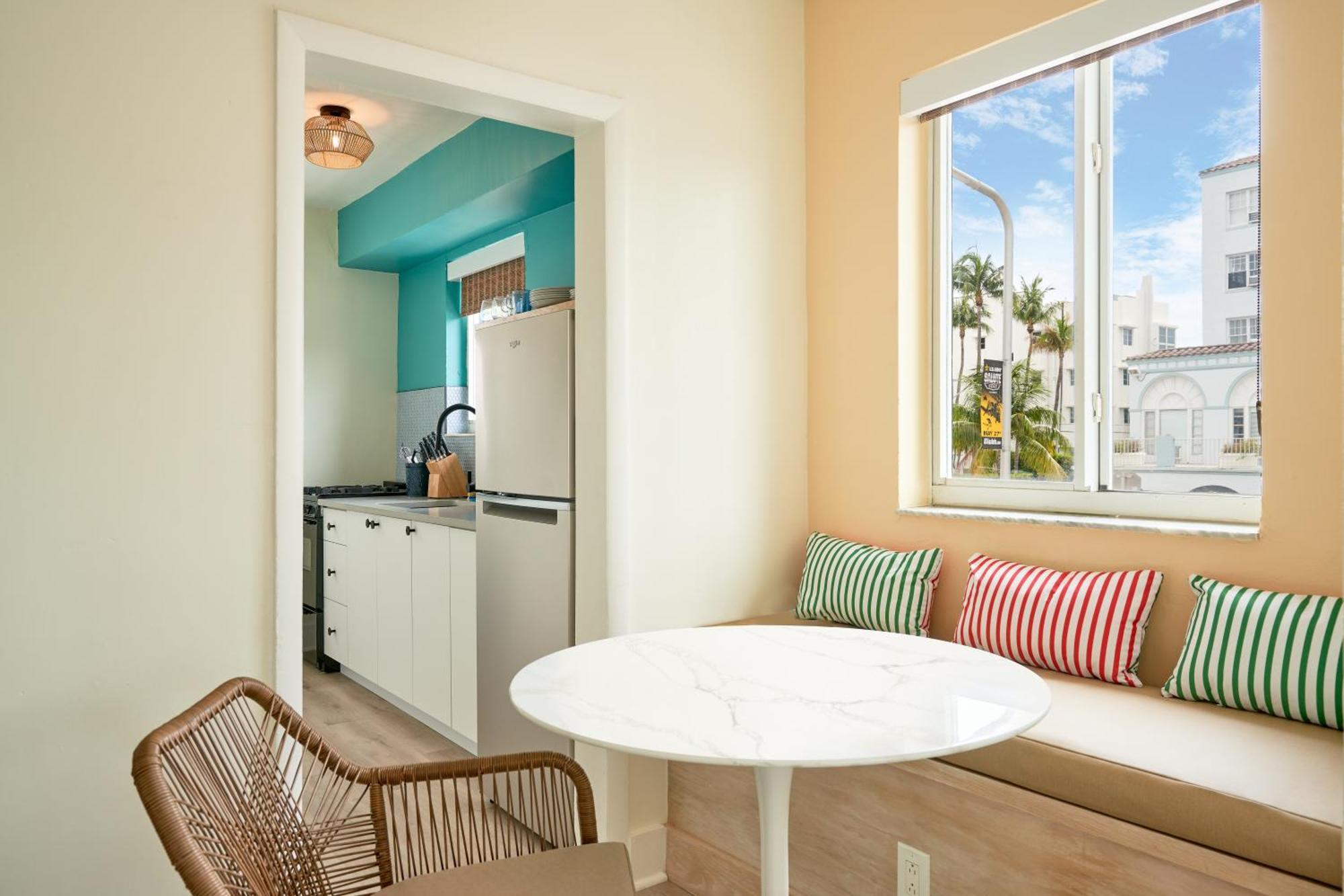Junior Bungalow