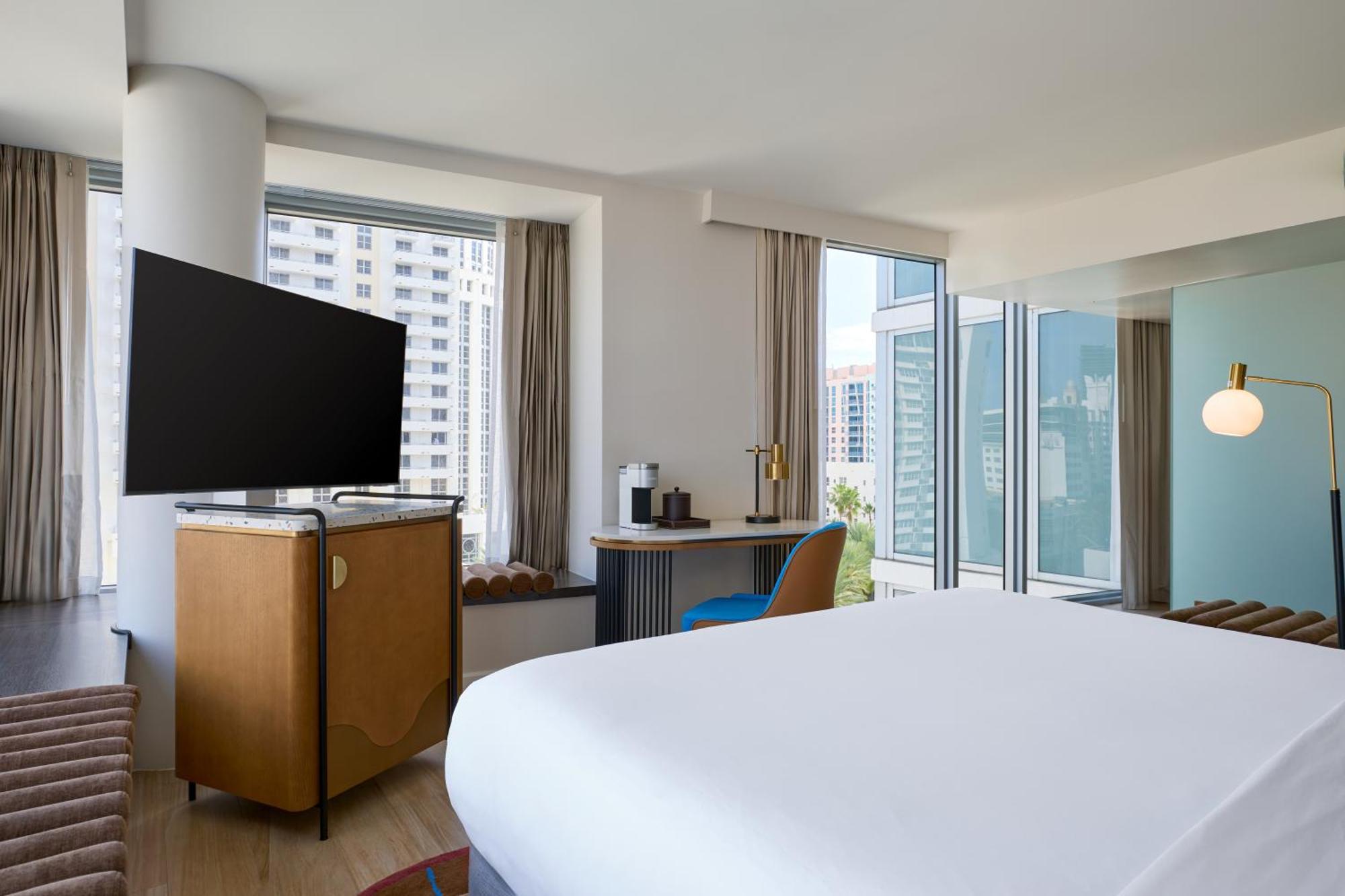 King Room with City View,1642970385:JPEG