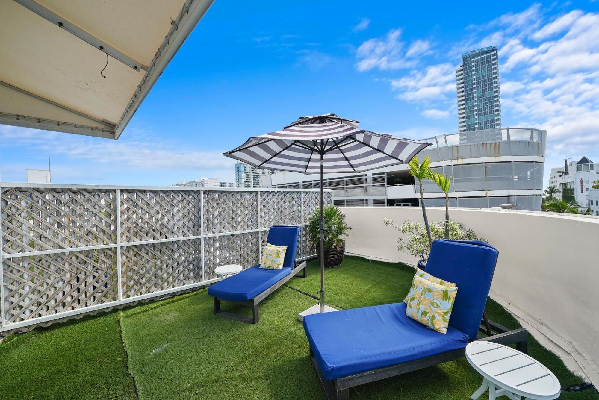 Penthouse Rooftop Terrace Suite