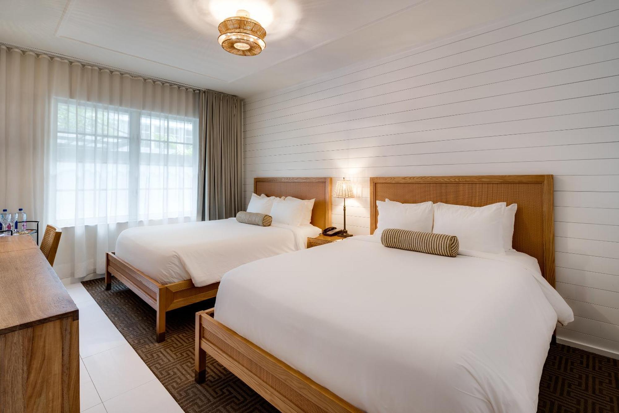 Standard Double Queen Room