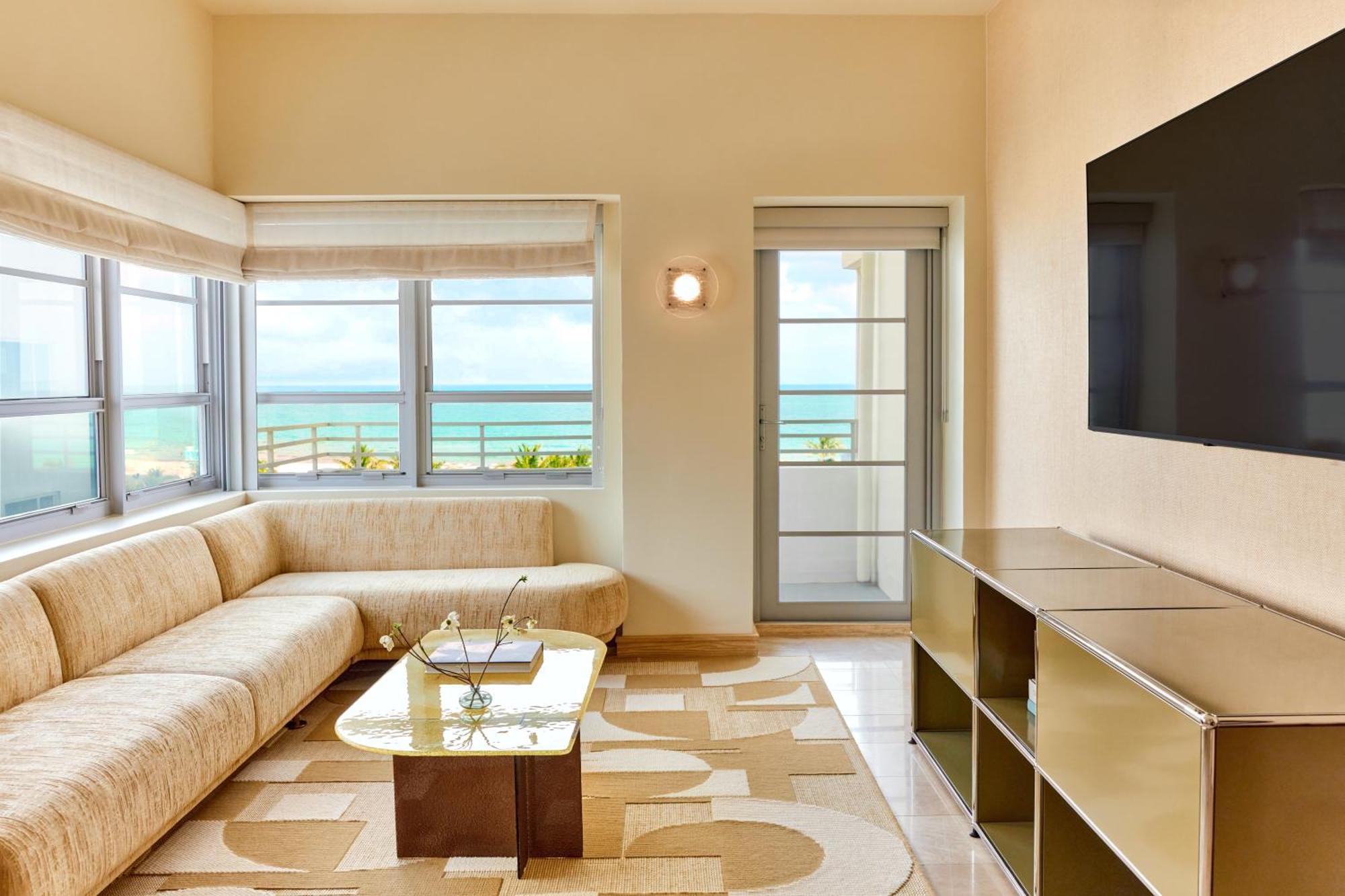 Oceanfront King Balcony Suite,1637706545:JPEG