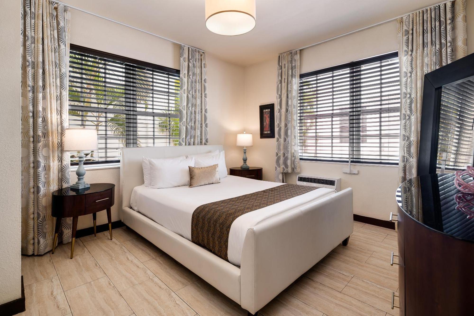 Two-Bedroom Queen Suite,1698907141:JPEG