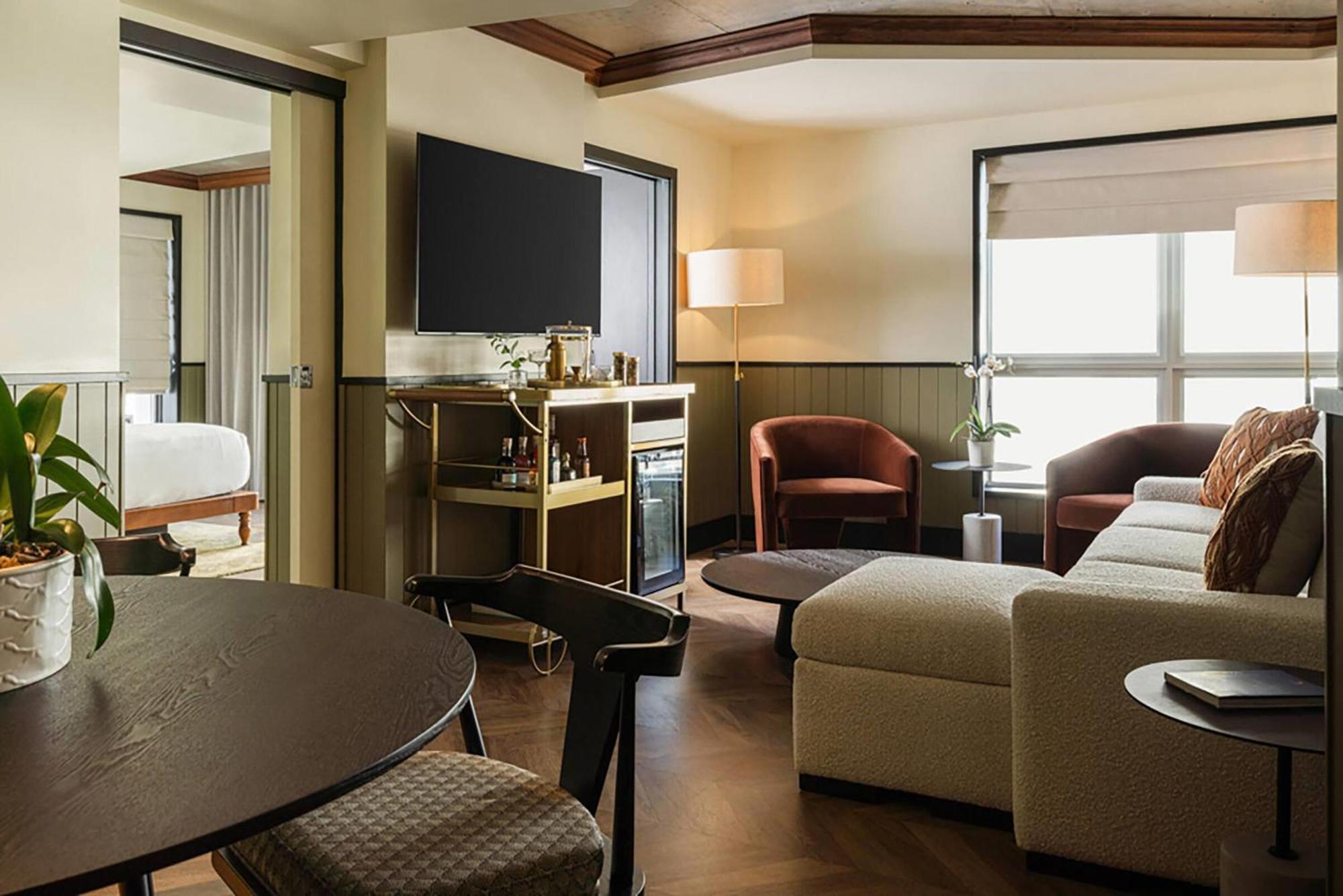 One-Bedroom King Suite - Non-Smoking,1729995115:JPEG