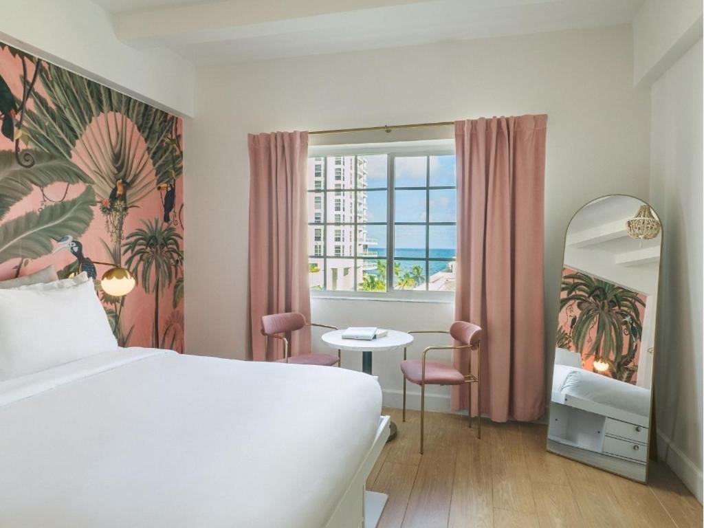 Deluxe Double Room Side Sea View