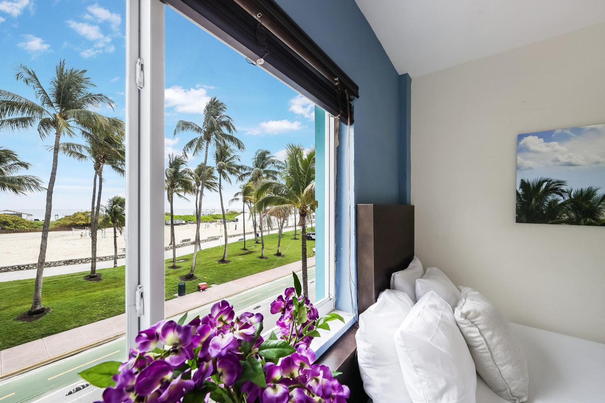 Deluxe Room Two double Beds Suite Ocean View Self Check