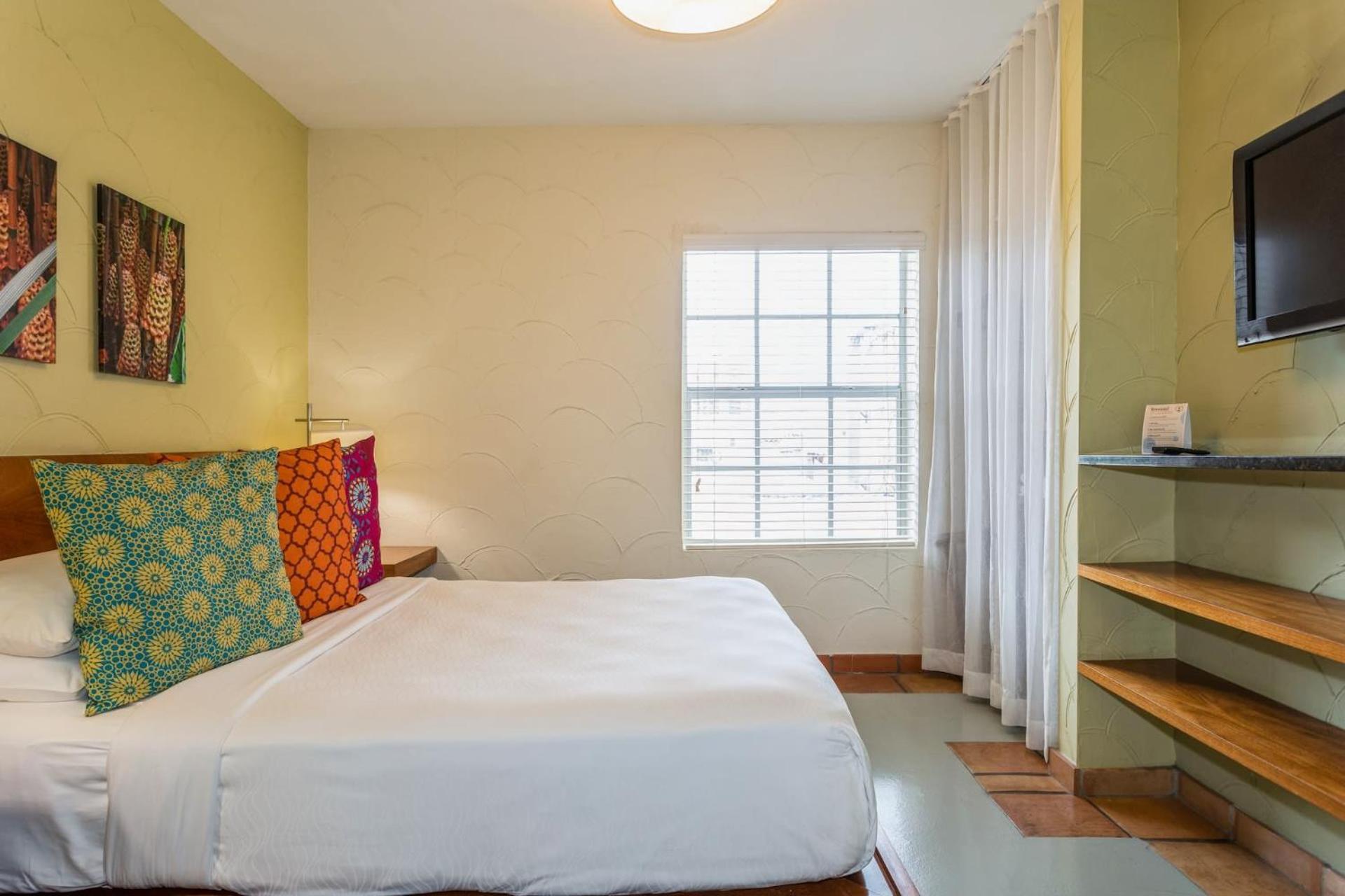 Deluxe Two-Bedroom Apartment Self Check