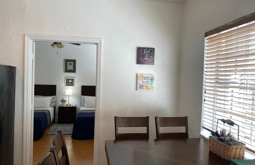 Miami Beach Rooms B&B-1