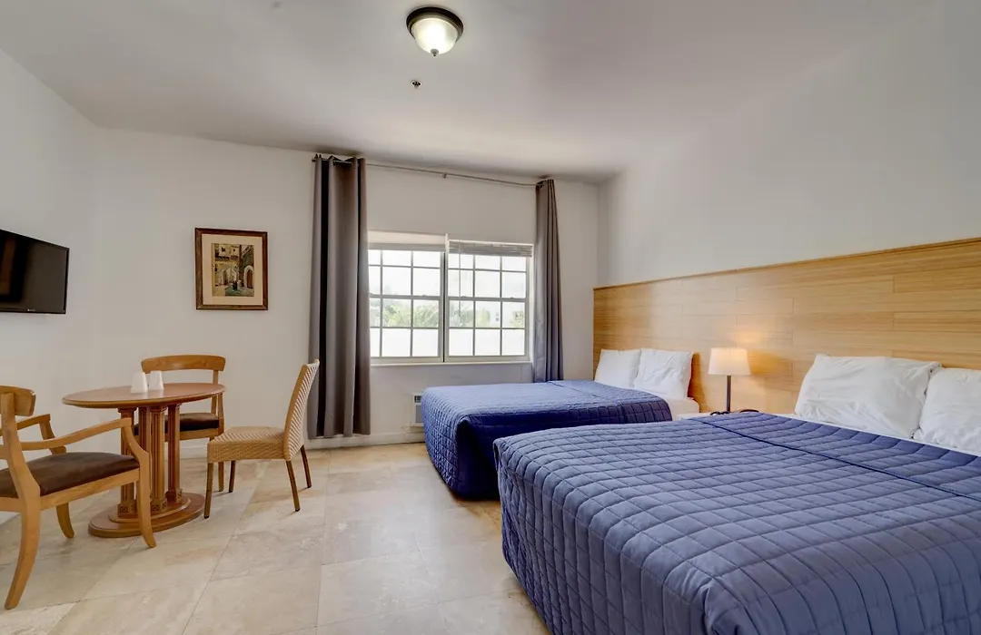 James Hotel-1