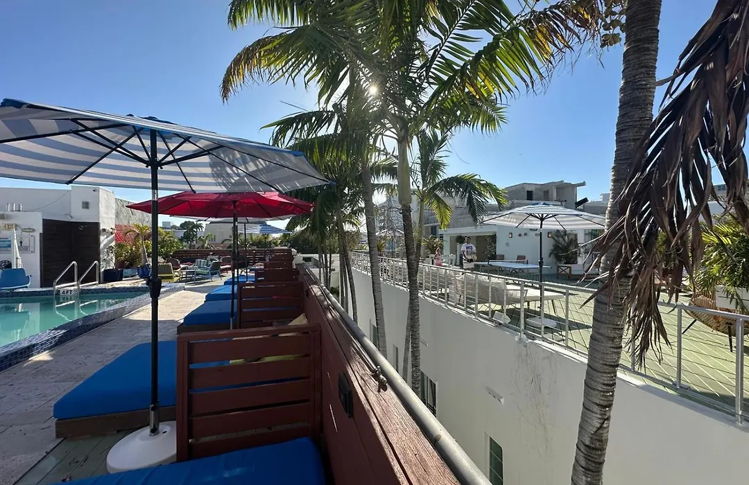 Maxine'S Dorset Catalina Hotel-1