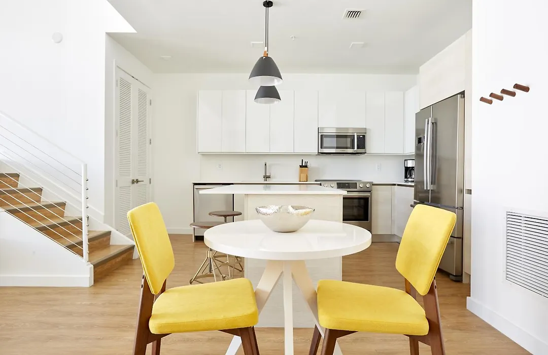 Sonder 17West-1