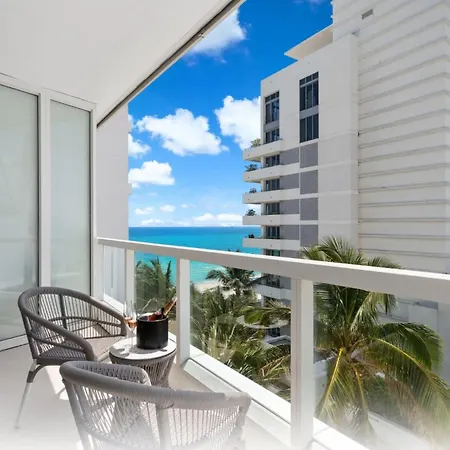 Fontainebleau Resort Balcony W Ocean And City View-3