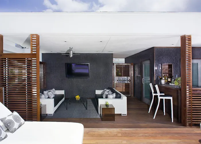 Hotels in Miami BeachDream South Beach, By Hyatt