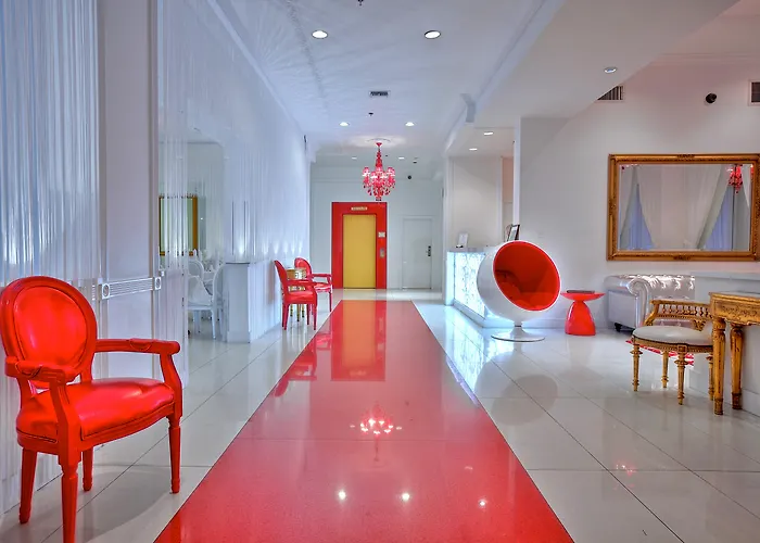 Hotels in Miami BeachRed South Beach