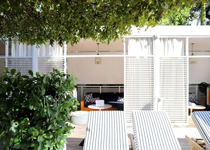 Hotels in Miami BeachNautilus Sonesta