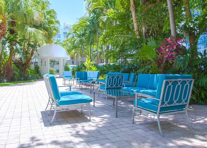 Dorchester Hotel & Suites Miami Beach