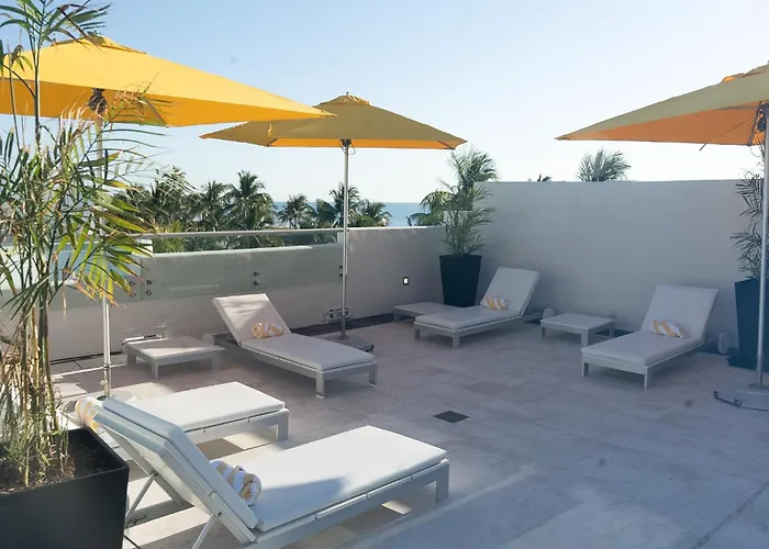 Leslie Hotel Ocean Drive Miami Beach